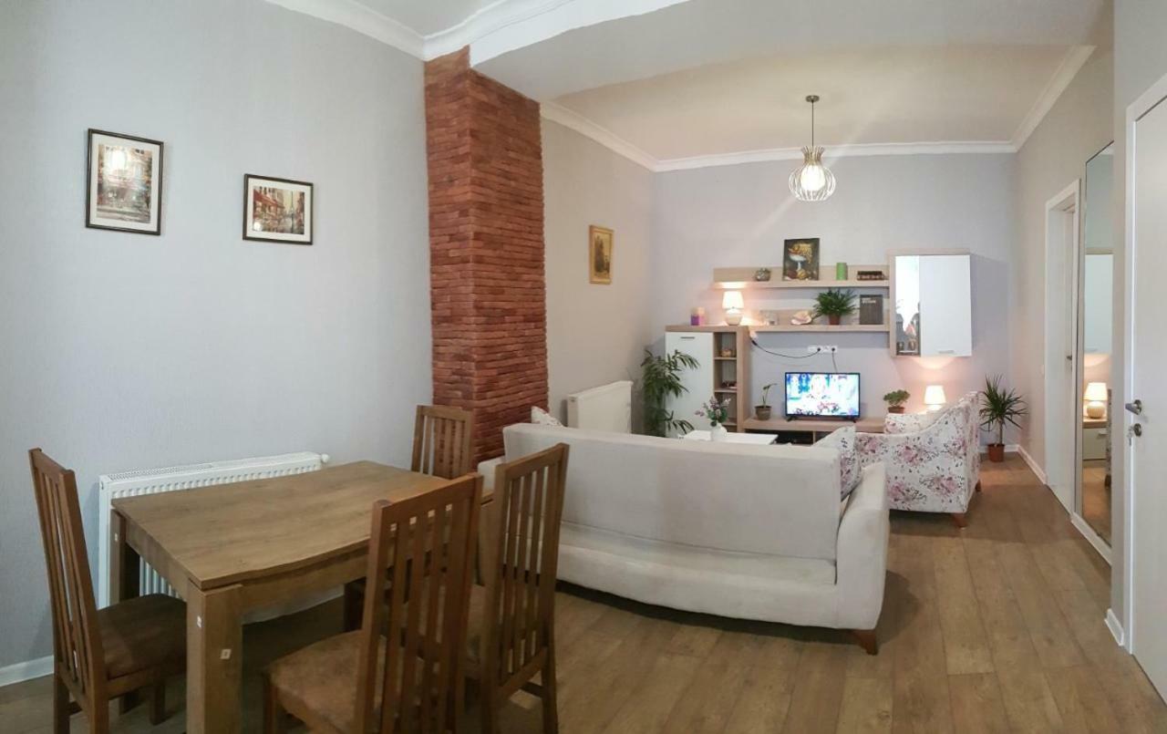 Mtatsminda Apartment Тбилиси Екстериор снимка